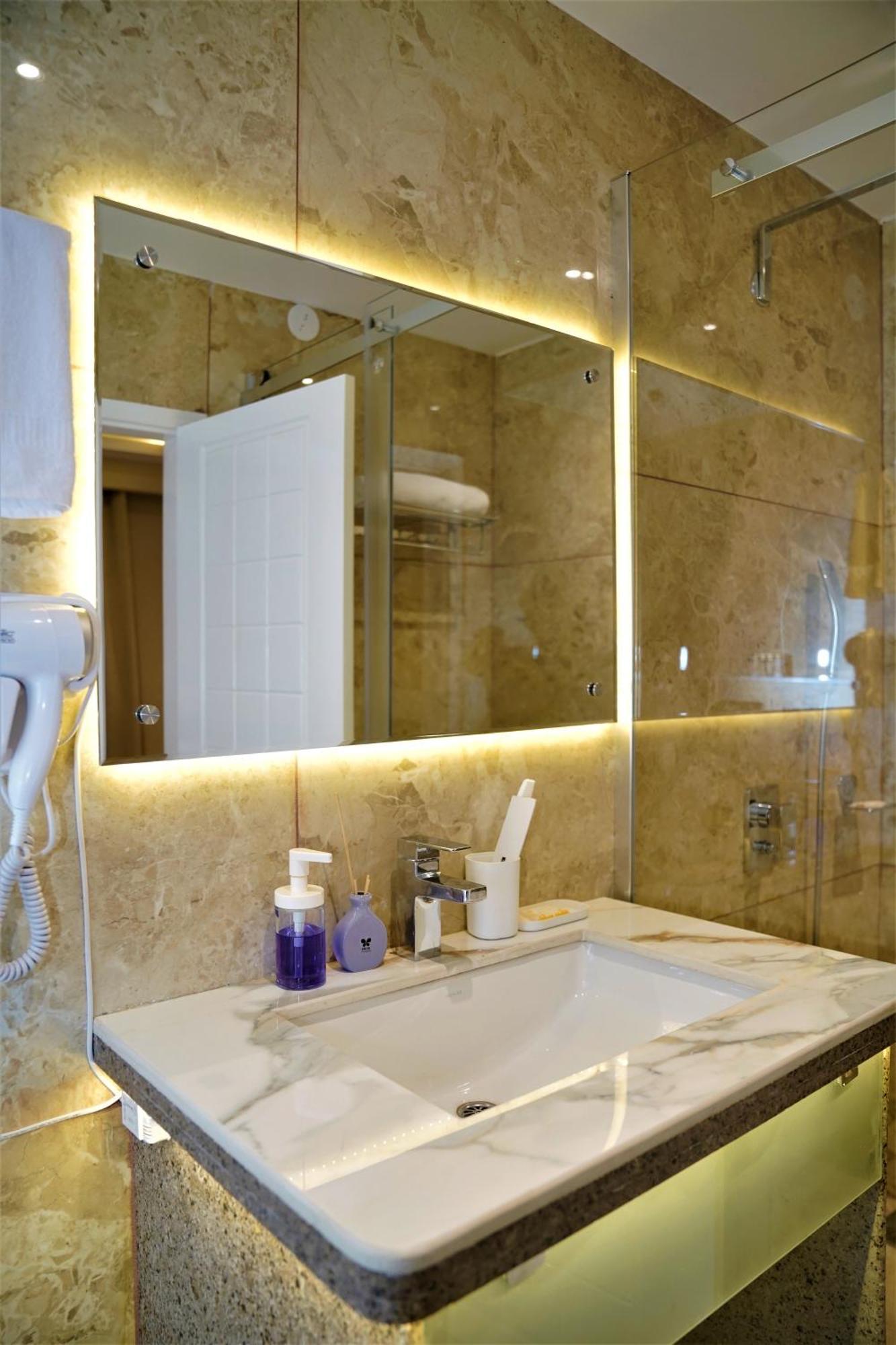 Hotel Essence Grandeur Guwahati Exterior foto